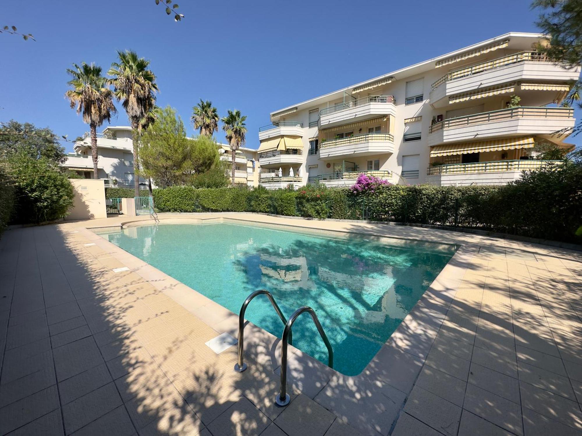 Regent Cote D'Azur Air-Conditioned, Pool, Garden & Parking Villeneuve-Loubet Exterior photo
