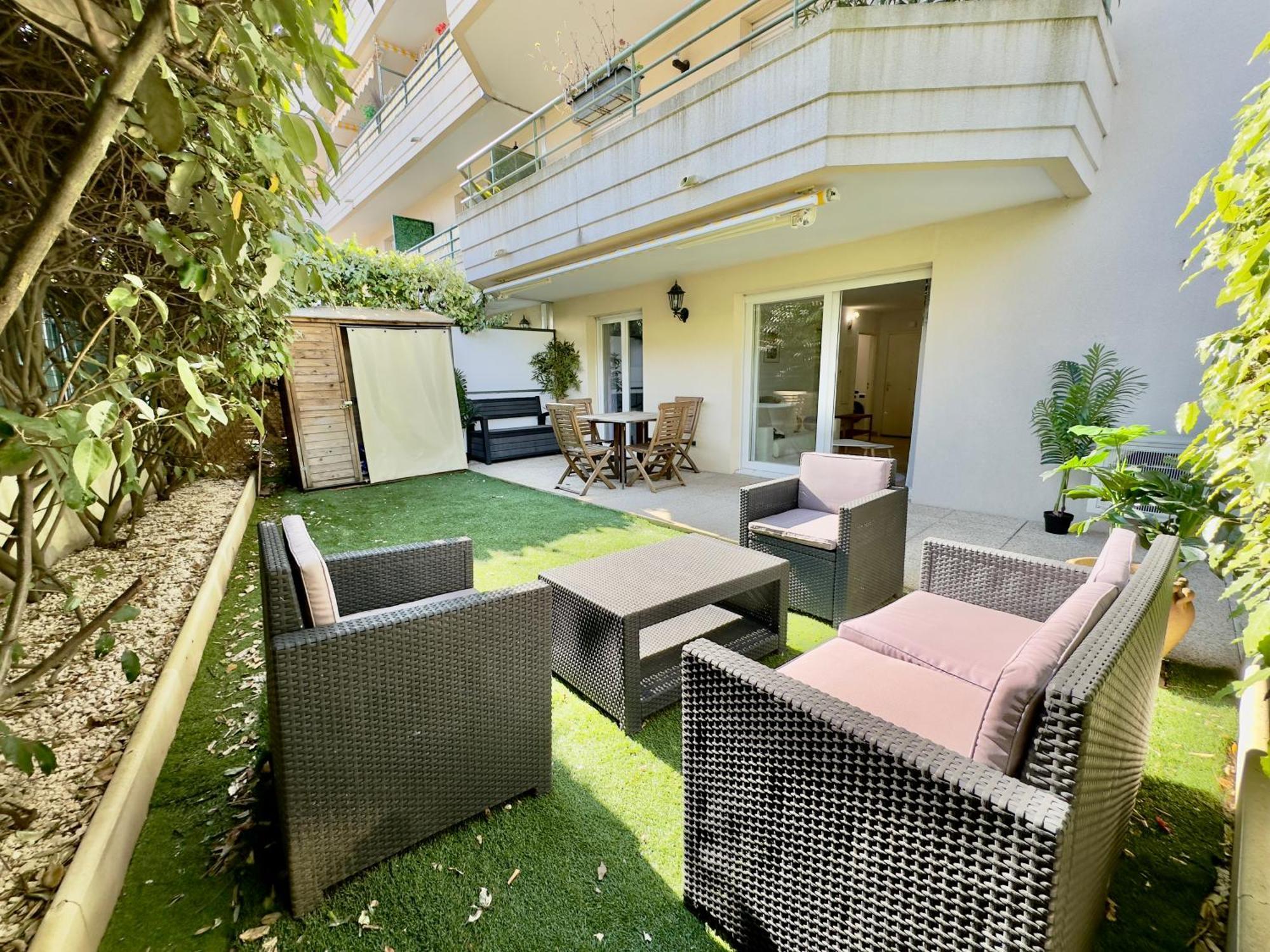 Regent Cote D'Azur Air-Conditioned, Pool, Garden & Parking Villeneuve-Loubet Exterior photo