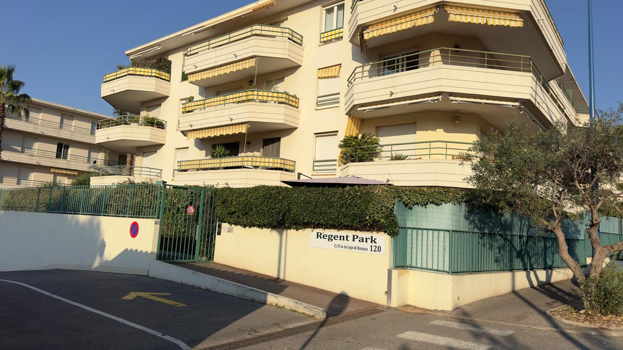 Regent Cote D'Azur Air-Conditioned, Pool, Garden & Parking Villeneuve-Loubet Exterior photo